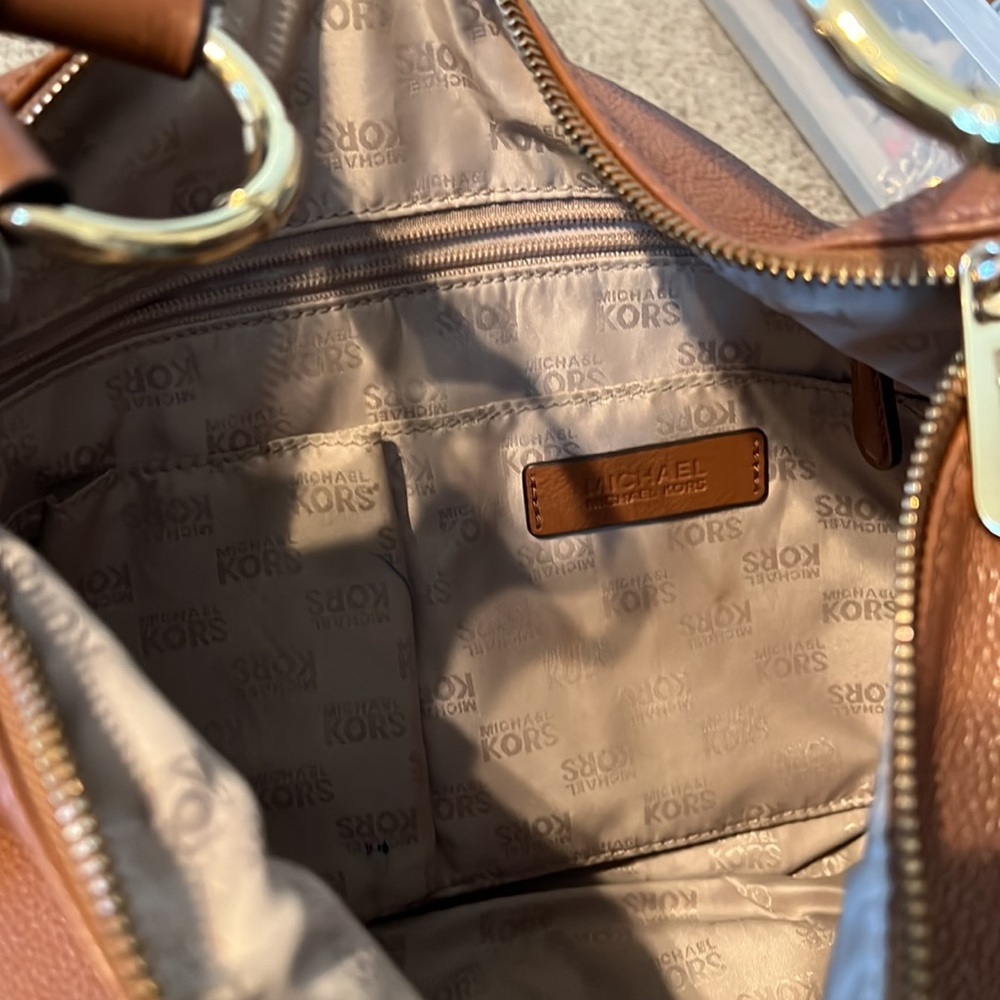 Michael Kors leather purse - Picture 5 of 8